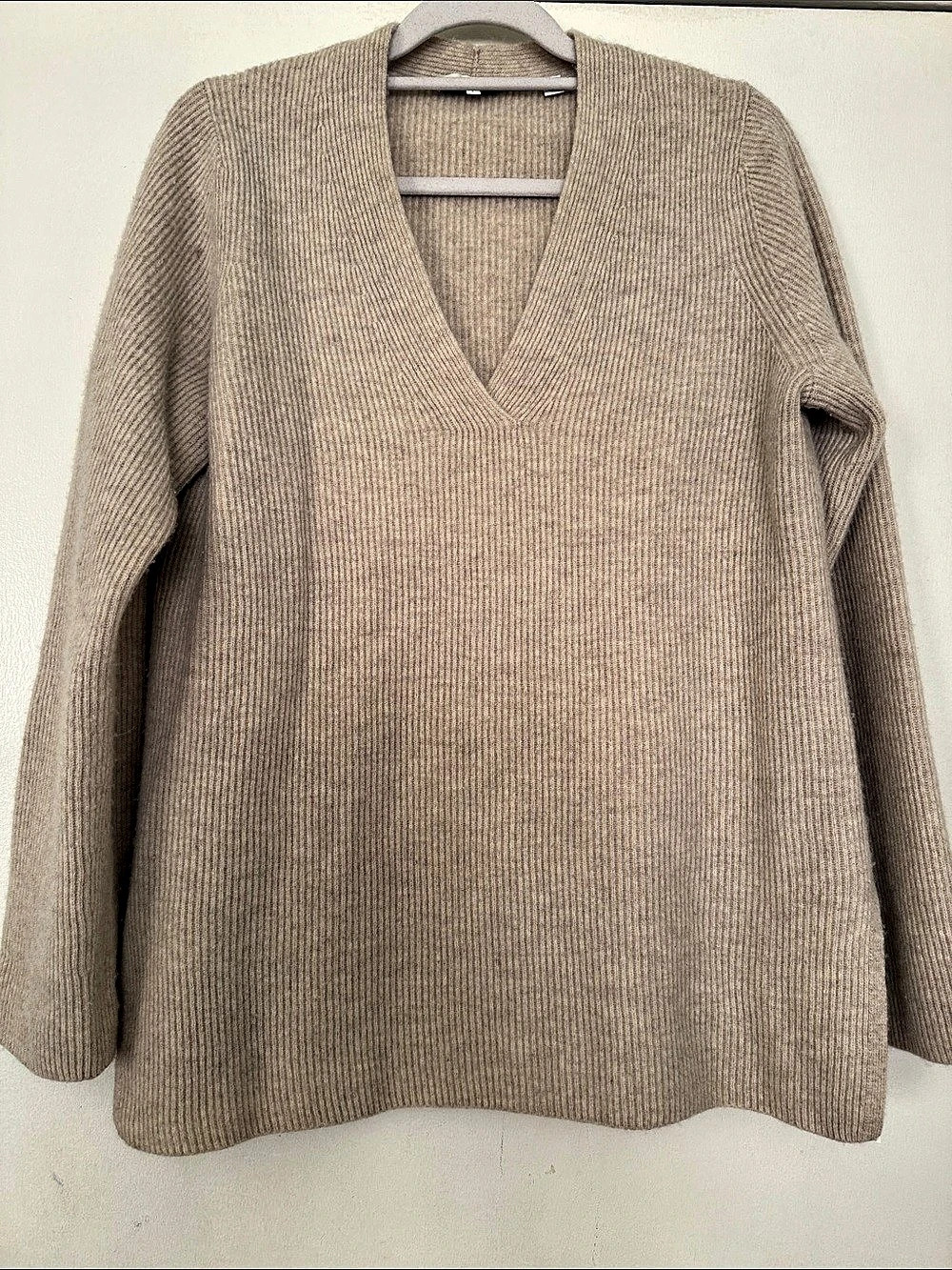 Vince. Wool and Cashmere Rib-Trim V-Neck Sweater Large